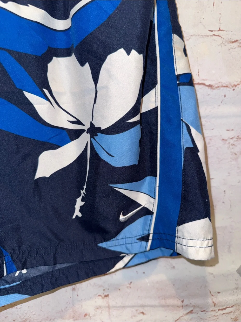 Nike Men’s Blue Floral Swim Shorts elastic waistband mesh lining XL trunks